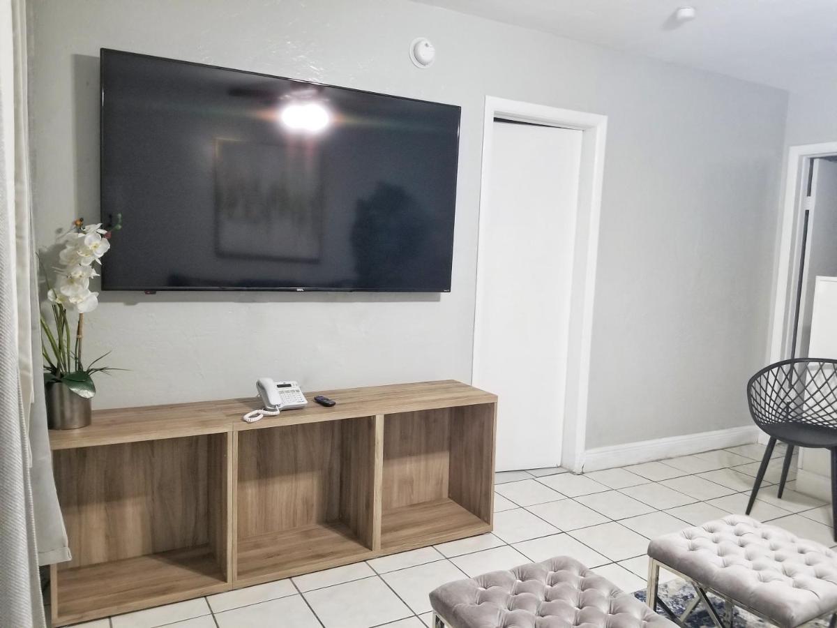 Ultra Glam Apartment 5 Miles From Hard Rock Casino Hollywood Exterior photo